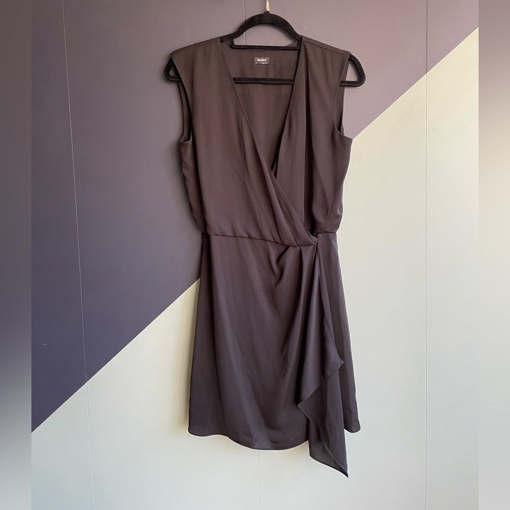 Aritzia Talula Black Sleeveless V-Neck Wrap Front Mini Dress, Size 4, EUC